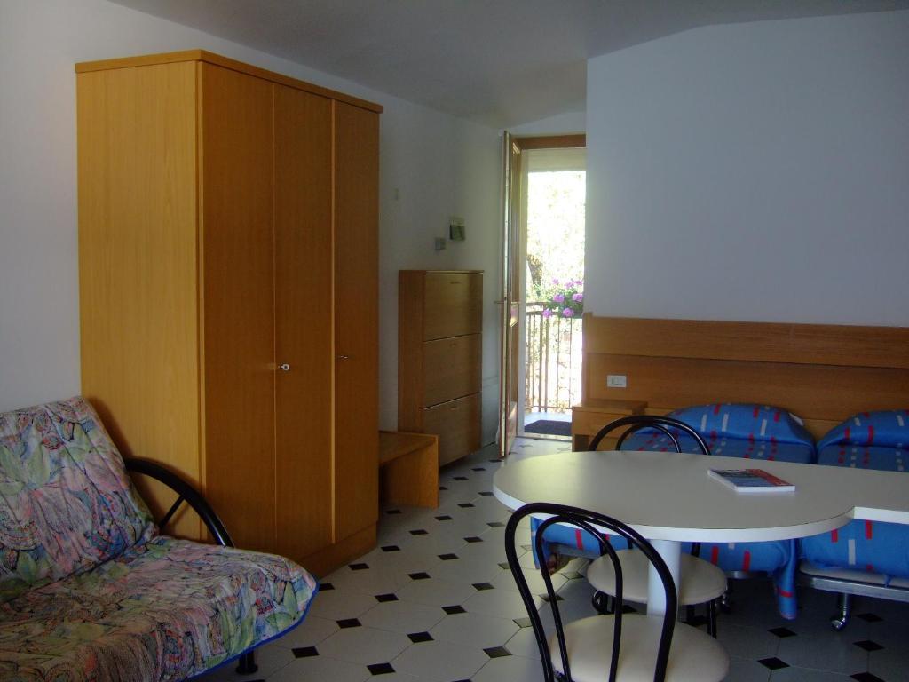 Residence San Vito Brenzone sul Garda Rum bild
