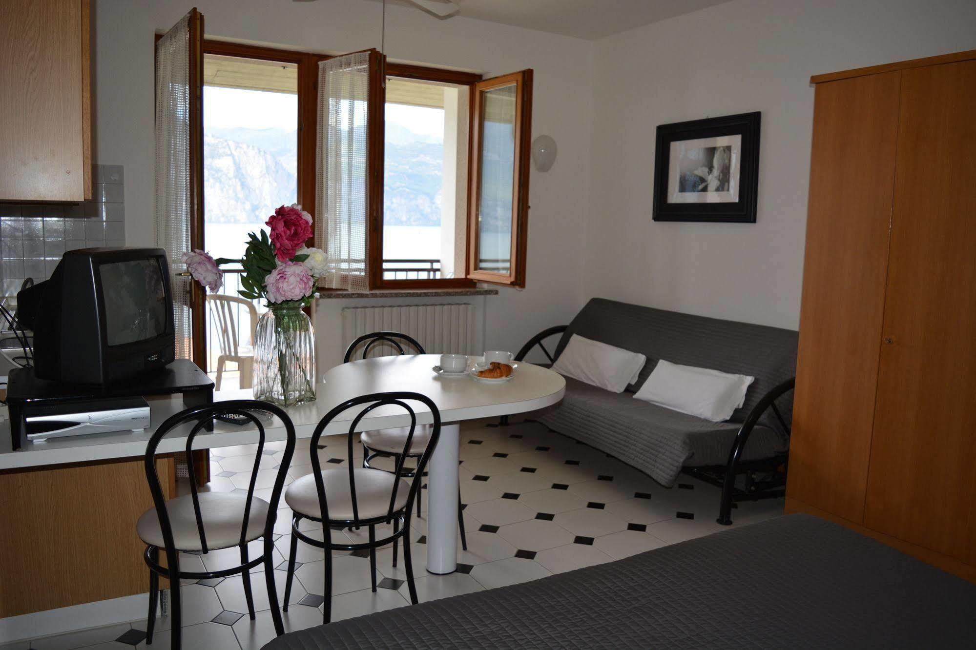 Residence San Vito Brenzone sul Garda Exteriör bild