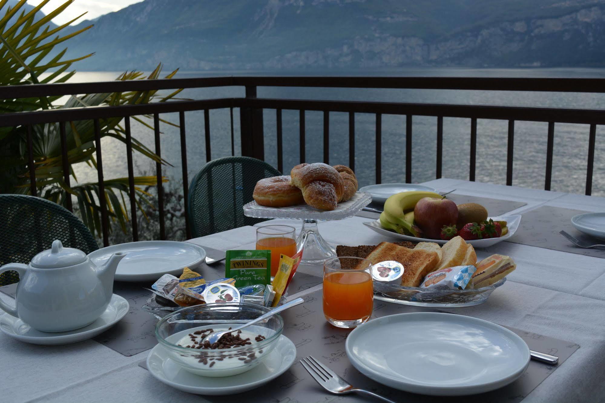 Residence San Vito Brenzone sul Garda Exteriör bild